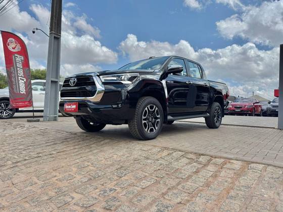 TOYOTA HILUX 2.8 D-4D TURBO DIESEL CD SRV 4X4 AUTOMÁTICO
